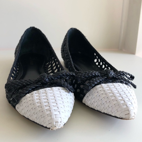 Delman Black and white woven flat slip-on with woven bow detail leather size 9 - Picture 15 of 17